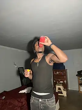 Snapshot of SluttyLyfe4L chatting on November 2025 12:11:01 AM SluttyLyfe4L online show from November 2025 12:11:01 AM