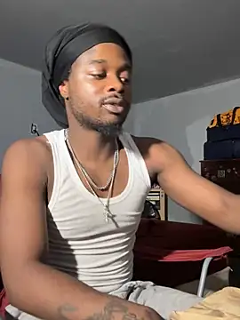 Snapshot of SluttyLyfe4L chatting on November 2025 01:11:01 AM SluttyLyfe4L online show from November 2025 01:11:01 AM