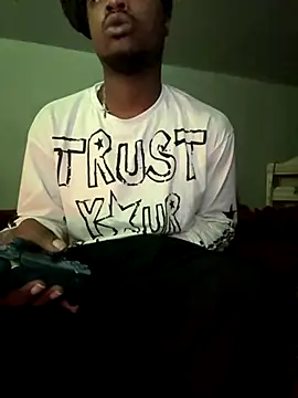 Snapshot of SluttyLyfe4L chatting on December 2025 01:31:01 PM SluttyLyfe4L online show from December 2025 01:31:01 PM