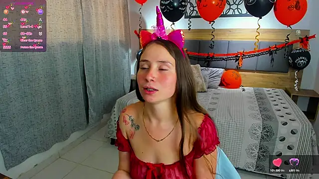 martina lujann online show from October 2025 12:49:02 PM