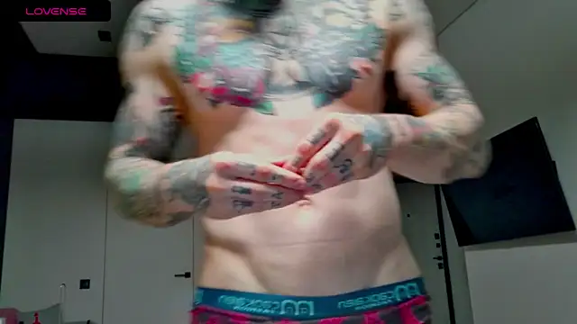 Snapshot of white_King9999 chatting on October 2025 02:42:02 AM white King9999 online show from October 2025 02:42:02 AM