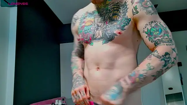 Snapshot of white_King9999 chatting on October 2025 12:04:01 PM white King9999 online show from October 2025 12:04:01 PM