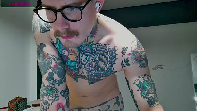 Snapshot of white_King9999 chatting on November 2025 03:41:01 AM white King9999 online show from November 2025 03:41:01 AM