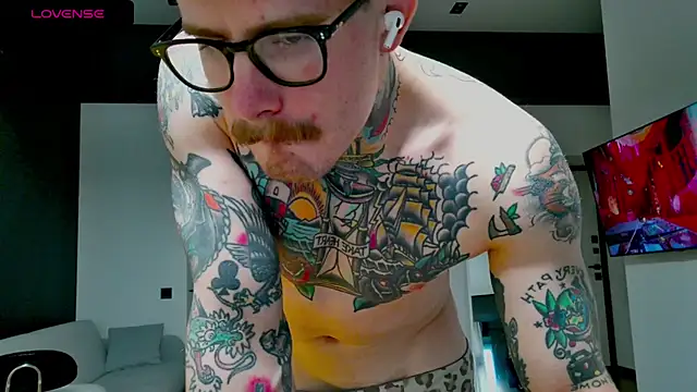 Snapshot of white_King9999 chatting on November 2025 01:21:02 PM white King9999 online show from November 2025 01:21:02 PM