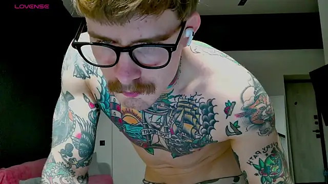 Snapshot of white_King9999 chatting on November 2025 04:00:01 AM white King9999 online show from November 2025 04:00:01 AM