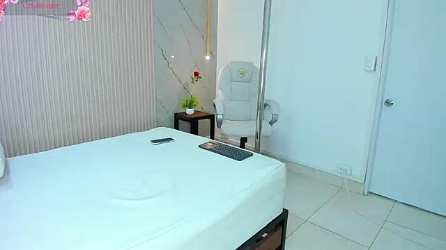 nathassa grant online show from February 2025 05:41:02 PM