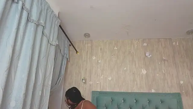 Alexa roussee online show from November 2025 12:53:01 PM