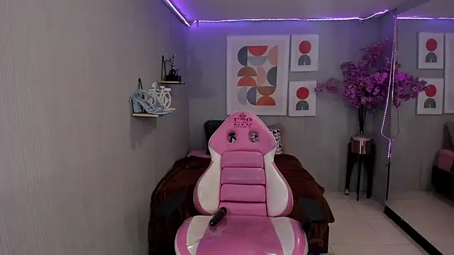 Dafne huges online show from December 2024 05:09:02 AM