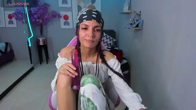 Dafne huges online show from December 2024 10:50:01 PM