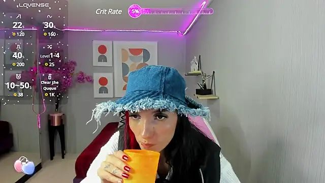 Dafne huges online show from December 2024 06:06:02 PM