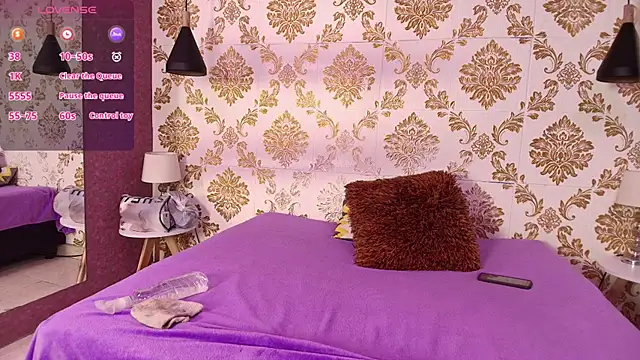 Dafne huges online show from February 2025 12:22:01 PM