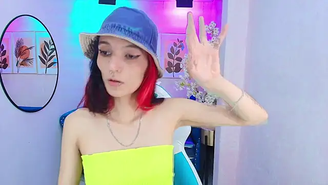 Dafne huges online show from September 2025 07:36:02 PM