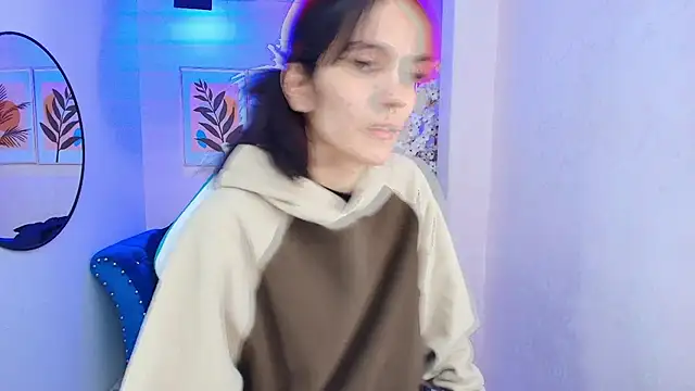 Dafne huges online show from October 2025 07:23:02 PM