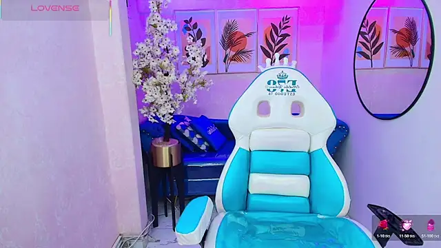 Dafne huges online show from October 2025 07:38:01 PM