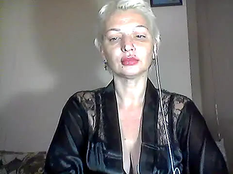 Snapshot of MaryJane441 chatting on November 2025 08:25:01 AM MaryJane441 online show from November 2025 08:25:01 AM