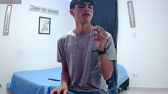 Snapshot of harrytomson_1 chatting on October 2025 12:00:01 AM harrytomson 1 online show from October 2025 12:00:01 AM