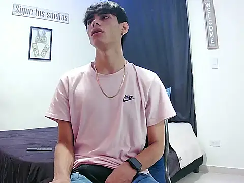 Snapshot of harrytomson_1 chatting on November 2025 08:25:02 AM harrytomson 1 online show from November 2025 08:25:02 AM