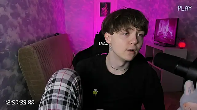 Snapshot of charonbaby1 chatting on October 2025 09:58:02 PM charonbaby1 online show from October 2025 09:58:02 PM