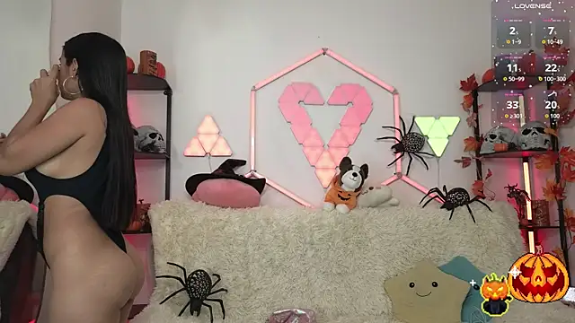 littlevixen18 online show from October 2025 01:55:01 PM