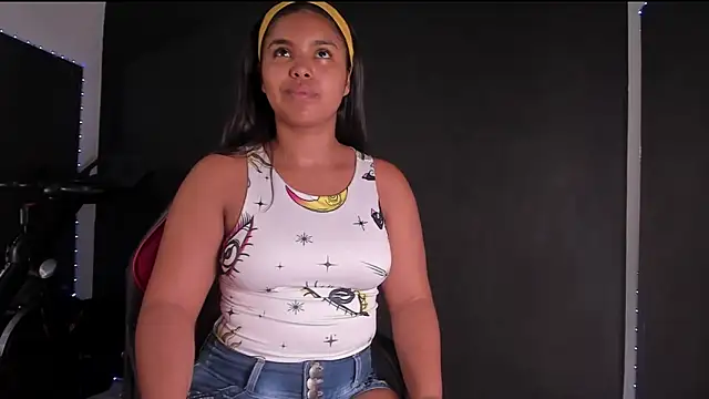 zoe roux21 online show from January 2025 11:41:01 PM