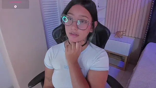 Snapshot of Yazmin_rouse chatting on March 2025 05:39:02 PM Yazmin rouse online show from March 2025 05:39:02 PM