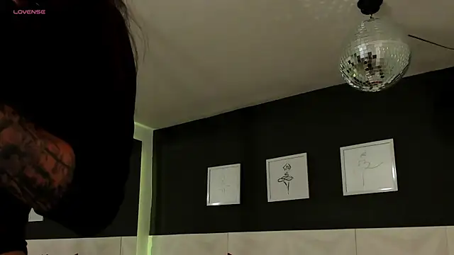 Snapshot of scarlet_castro chatting on November 2025 04:52:01 PM scarlet castro online show from November 2025 04:52:01 PM