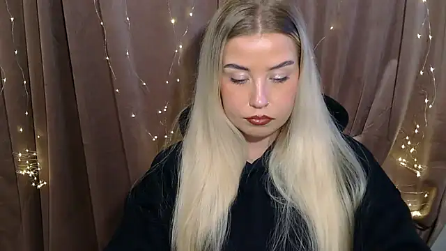 KristyHoney online show from December 2024 06:42:02 PM