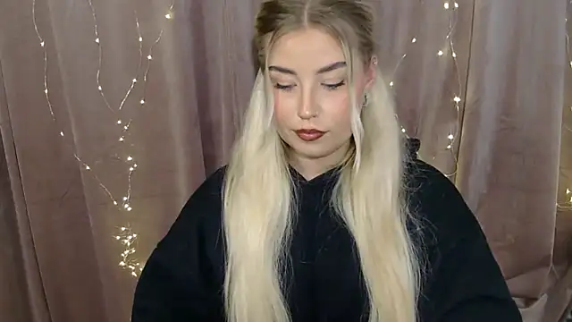 KristyHoney online show from December 2024 07:31:02 PM