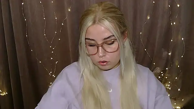 KristyHoney online show from December 2024 07:29:02 PM