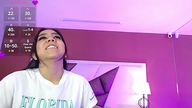 Snapshot of KarolandMichel chatting on January 2025 11:48:01 AM KarolandMichel online show from January 2025 11:48:01 AM