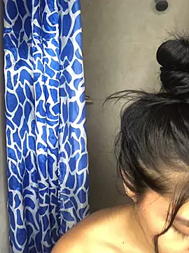 Snapshot of KarolandMichel chatting on January 2025 03:28:02 AM KarolandMichel online show from January 2025 03:28:02 AM