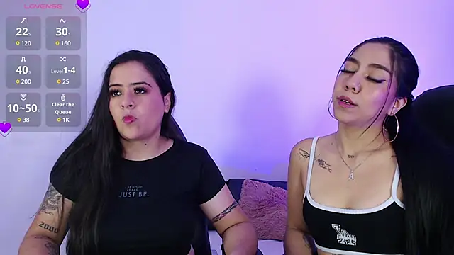 Snapshot of KarolandMichel chatting on January 2025 11:49:02 AM KarolandMichel online show from January 2025 11:49:02 AM