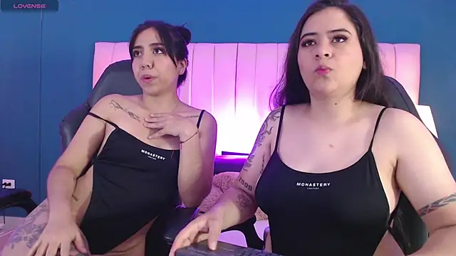 Snapshot of KarolandMichel chatting on February 2025 11:52:01 AM KarolandMichel online show from February 2025 11:52:01 AM