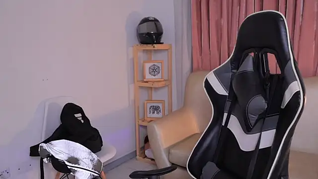 Snapshot of ashleyvalirya chatting on October 2025 03:47:02 AM ashleyvalirya online show from October 2025 03:47:02 AM