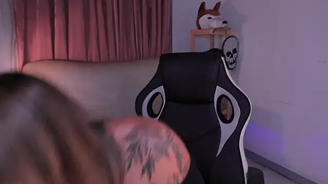 Snapshot of ashleyvalirya chatting on October 2025 04:01:02 AM ashleyvalirya online show from October 2025 04:01:02 AM