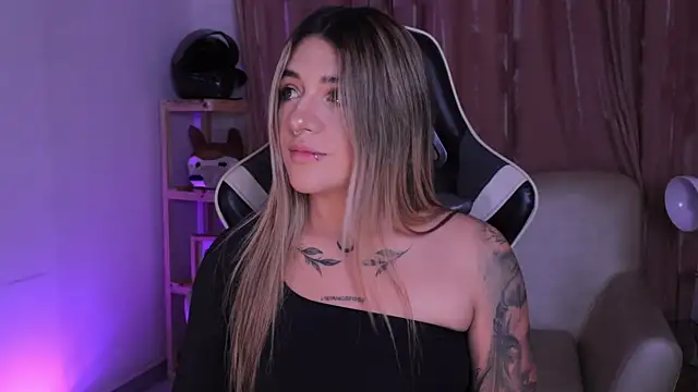 Snapshot of ashleyvalirya chatting on November 2025 04:00:01 AM ashleyvalirya online show from November 2025 04:00:01 AM