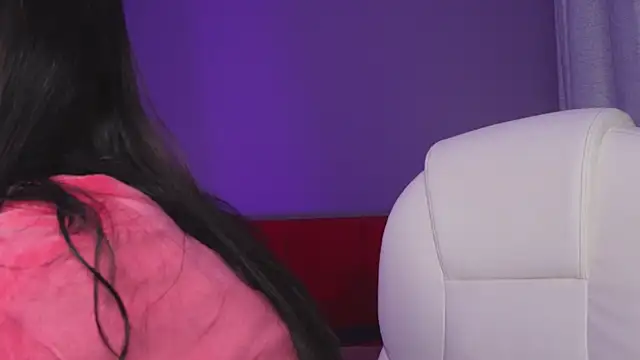 Snapshot of Giovanna_oliveira chatting on October 2025 05:59:01 AM Giovanna oliveira online show from October 2025 05:59:01 AM