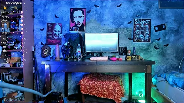 Snapshot of KuromiRacer_ chatting on February 2025 12:49:01 AM KuromiRacer  online show from February 2025 12:49:01 AM