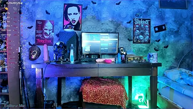 Snapshot of KuromiRacer_ chatting on February 2025 04:39:02 AM KuromiRacer  online show from February 2025 04:39:02 AM