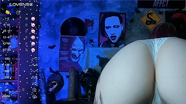 Snapshot of KuromiRacer_ chatting on October 2025 06:21:01 PM KuromiRacer  online show from October 2025 06:21:01 PM