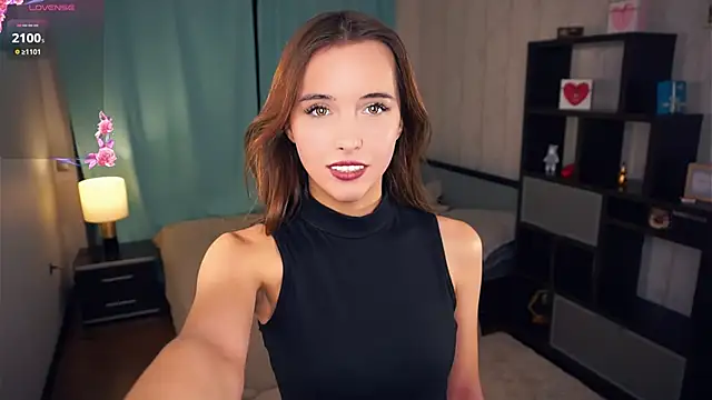 FannyHewson online show from December 2024 07:16:02 PM