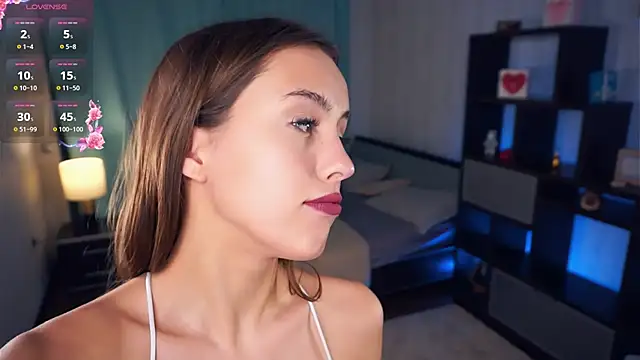 FannyHewson online show from December 2024 11:13:02 PM