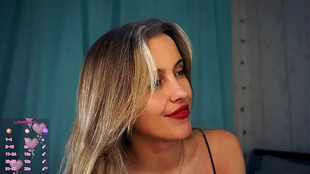 FannyHewson online show from October 2025 08:42:01 PM