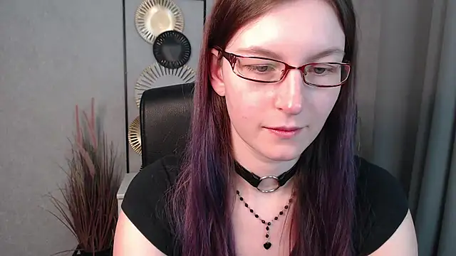 emmaxDelight online show from December 2024 12:40:02 PM