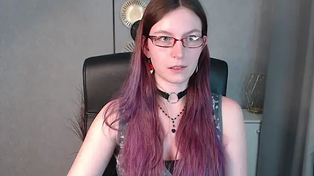 emmaxDelight online show from December 2024 01:12:02 PM