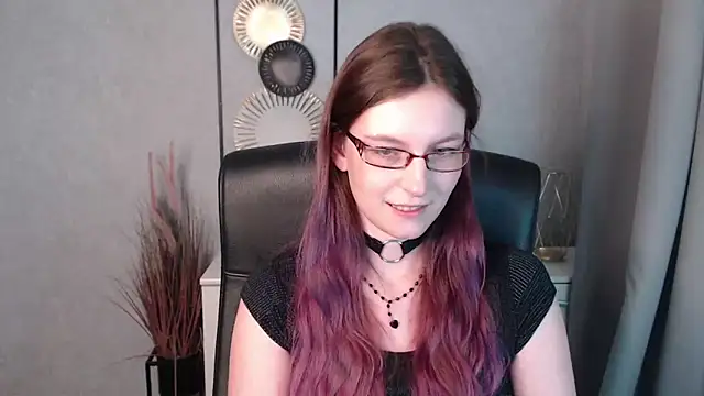 emmaxDelight online show from December 2024 12:36:01 PM