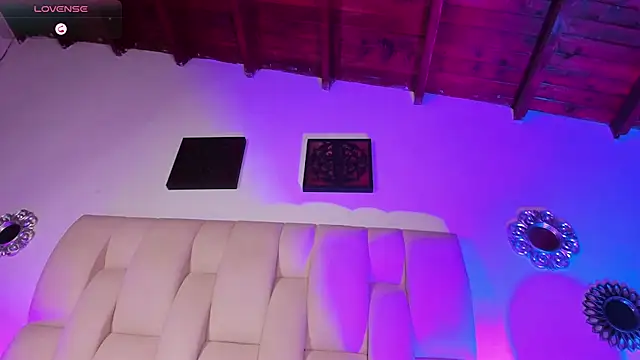 Snapshot of Mia_ross16 chatting on January 2025 01:26:01 AM Mia ross16 online show from January 2025 01:26:01 AM