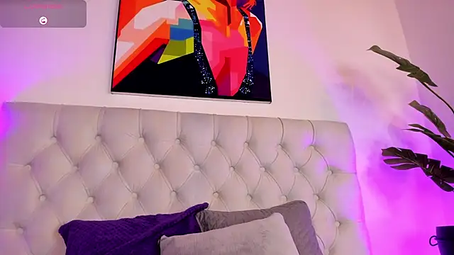 Snapshot of Mia_ross16 chatting on February 2025 07:34:01 PM Mia ross16 online show from February 2025 07:34:01 PM