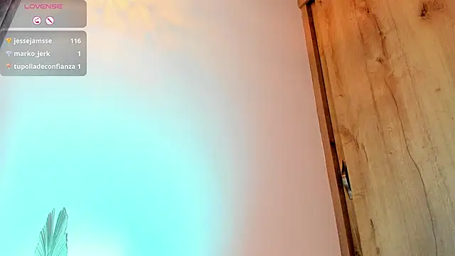 Snapshot of Mia_ross16 chatting on February 2025 07:05:02 PM Mia ross16 online show from February 2025 07:05:02 PM