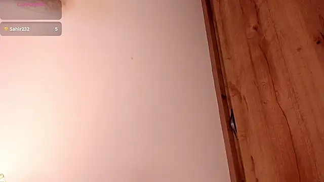 Snapshot of Mia_ross16 chatting on February 2025 08:16:02 PM Mia ross16 online show from February 2025 08:16:02 PM